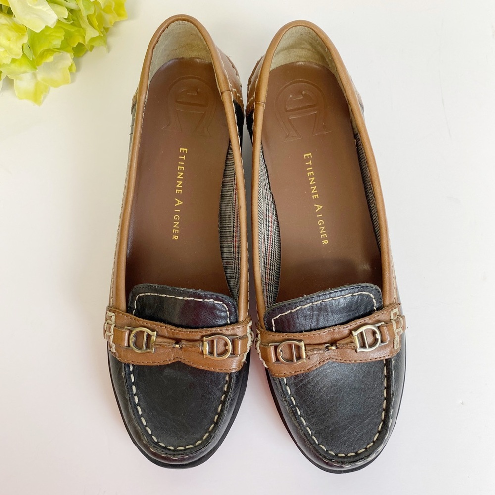 Etienne Aigner vintage Black/tan leather loafers